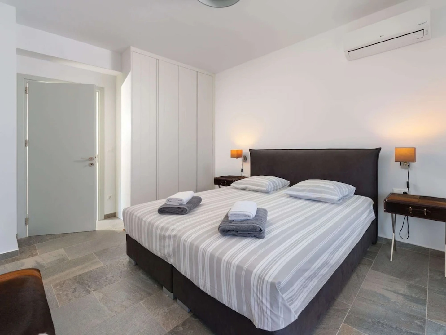 Villa in Rhodes With Infinity Pool & Sea Views