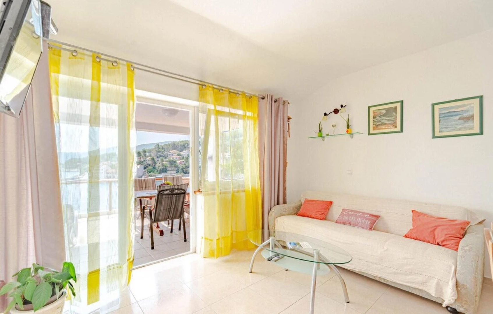 Stunning Home in Prigradica With Wifi and 4 Bedrooms