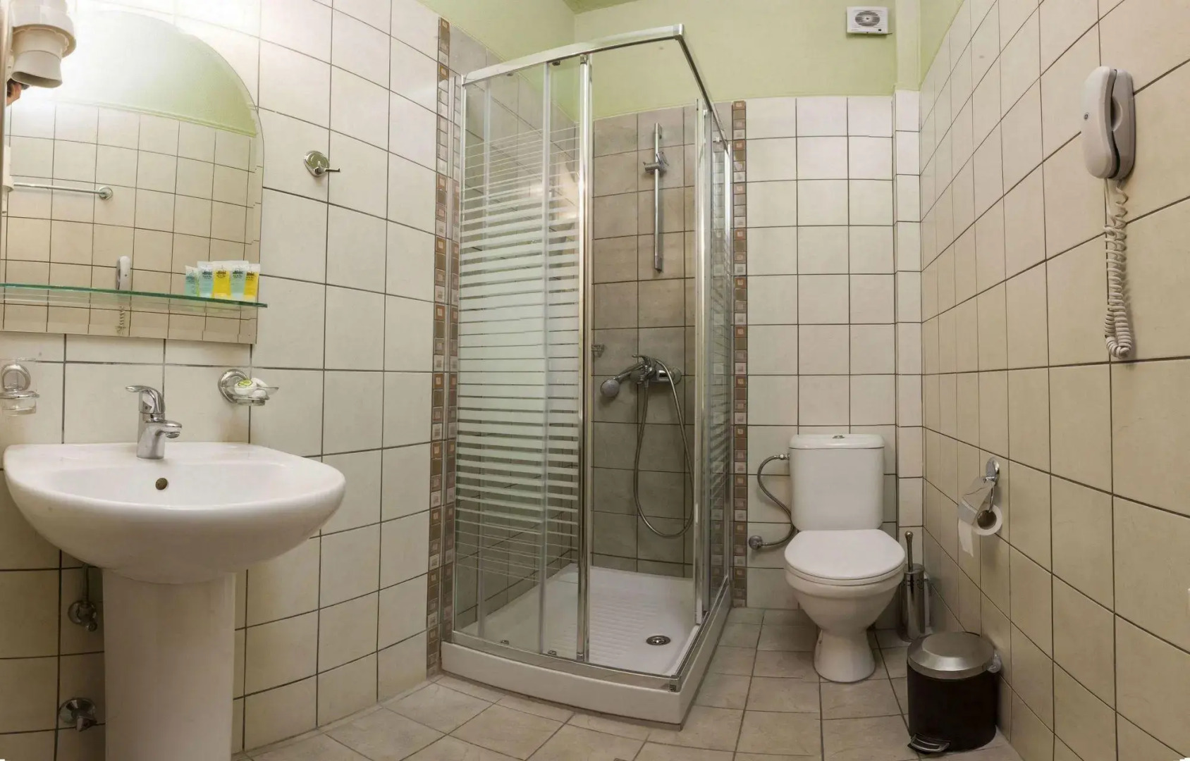 Dellas Boutique Hotel