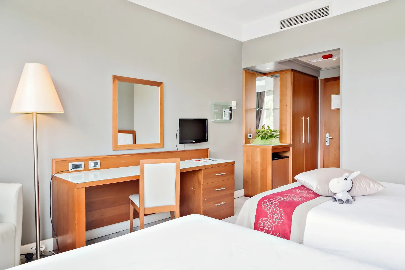 Отель Italiana Hotels Florence