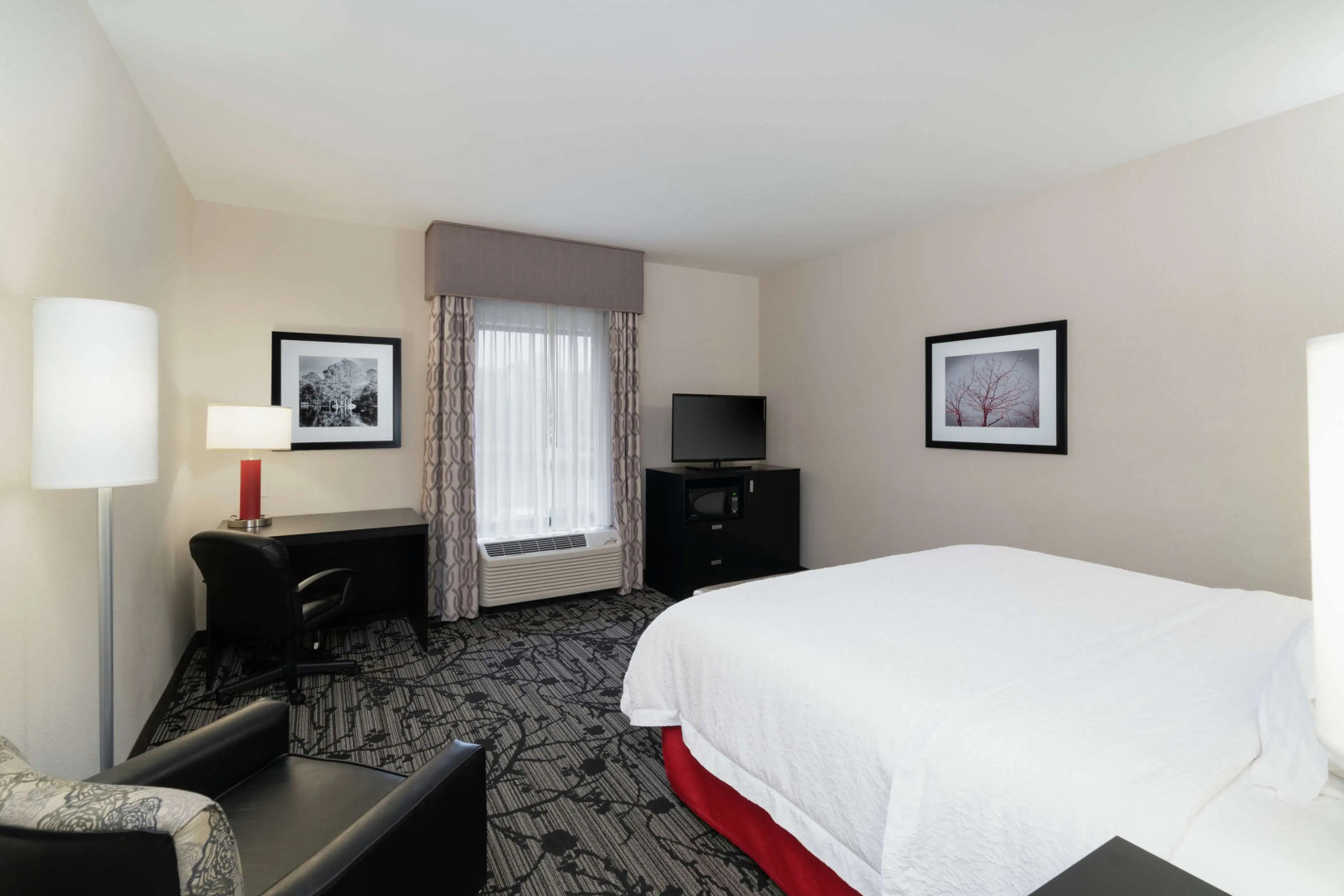 Hampton Inn & Suites Roanoke Airport
