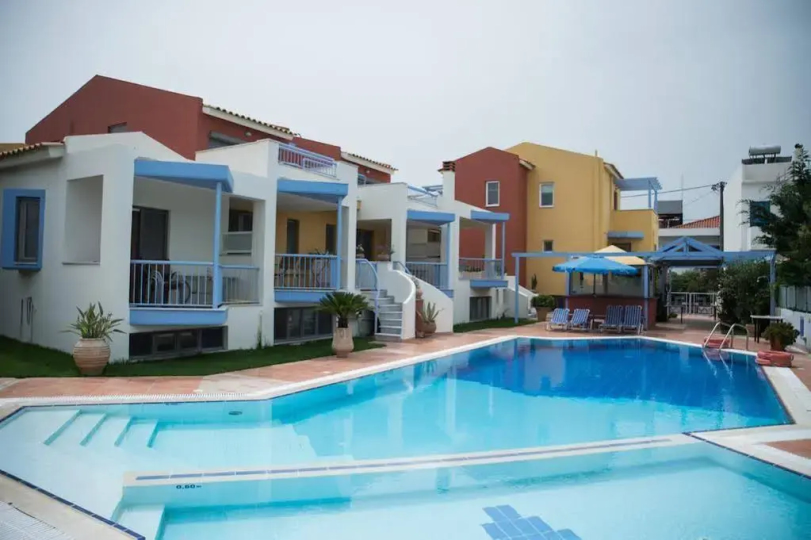 Nirrides Apts Sutdios