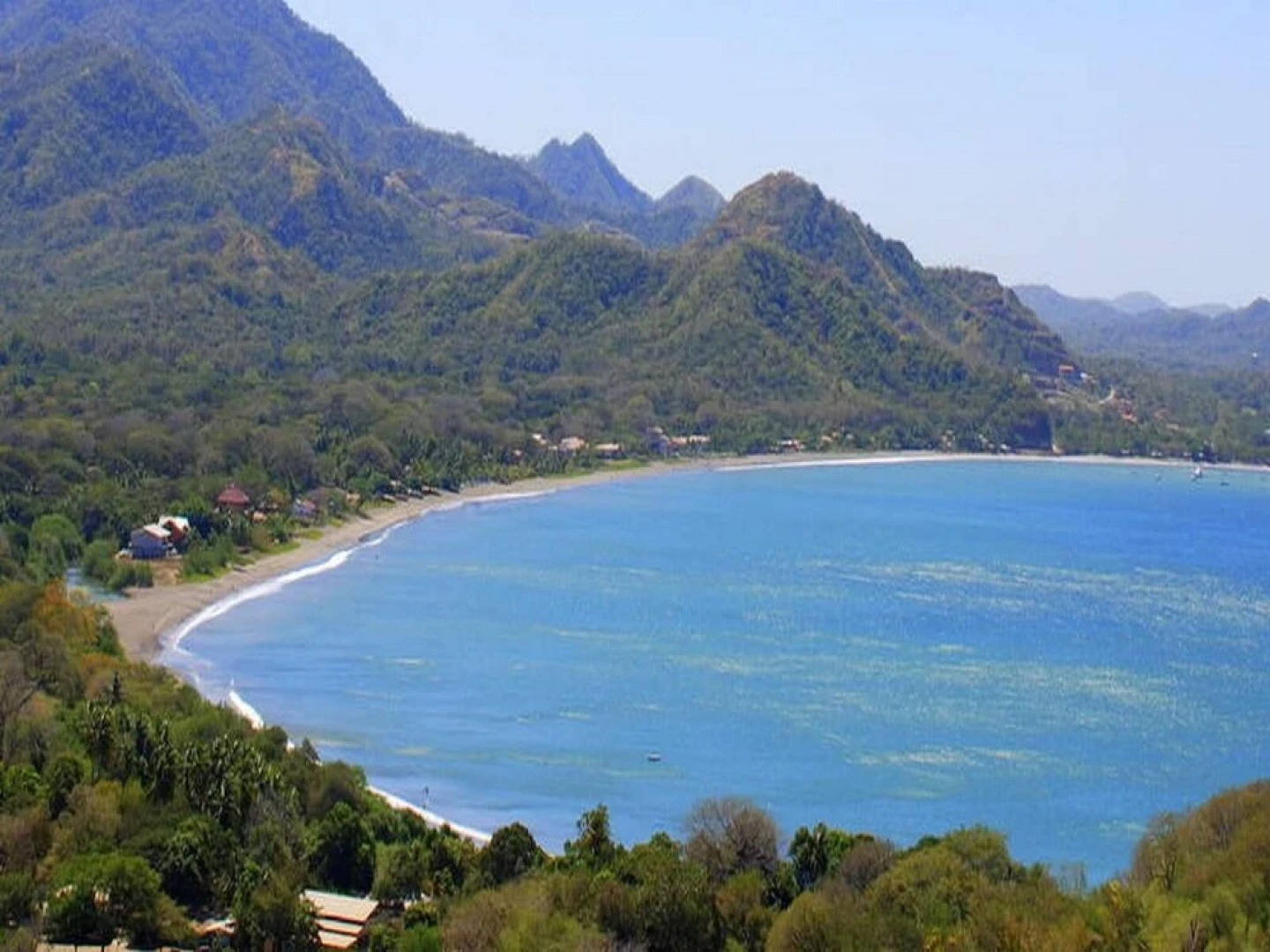 Hotel room-style ocean-view unit in Flamingo with pool