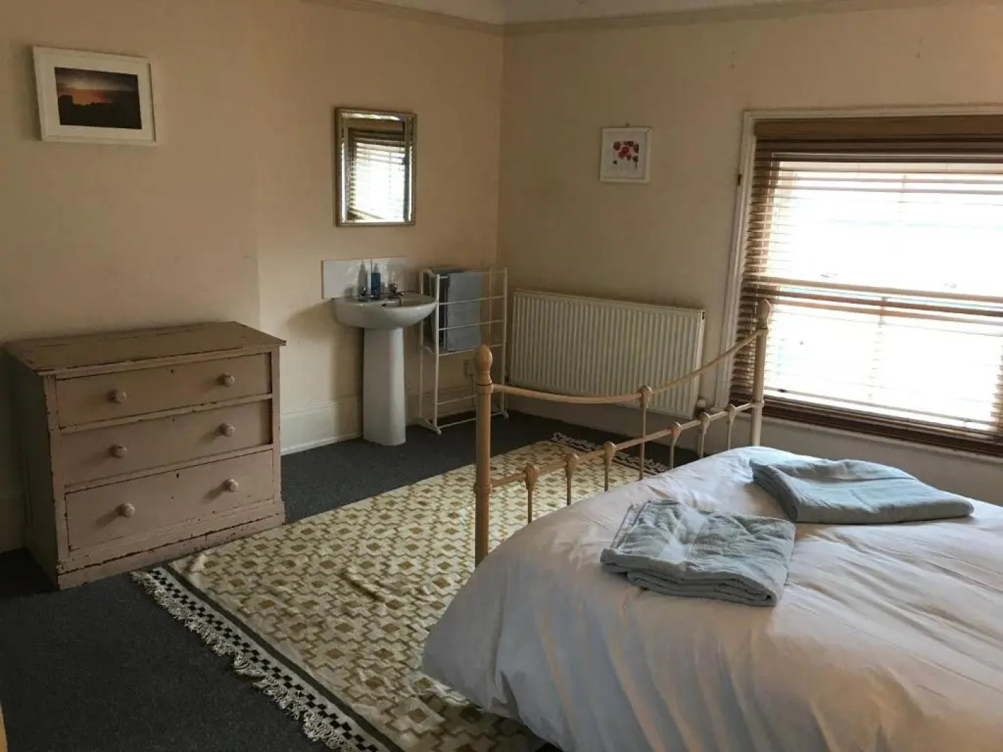 COWES HIGH STREET - 2 Bed Flat - sleeps 2-6 people