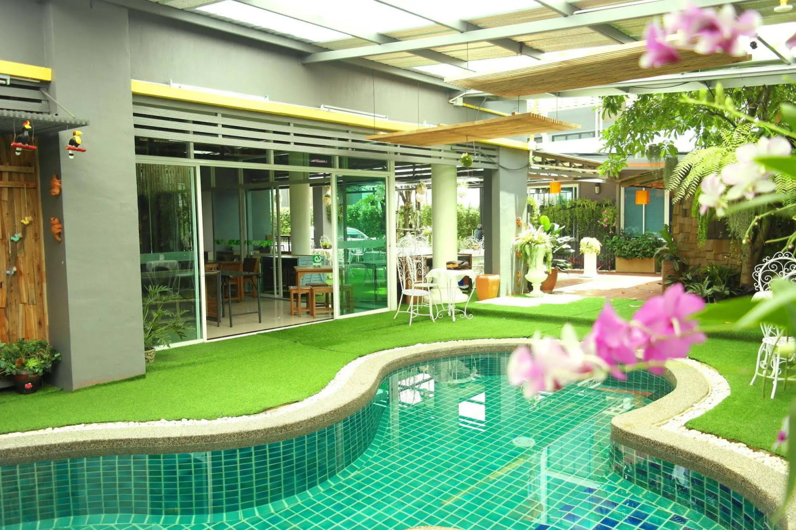 OYO 792 Omsaga Phuket Hotel