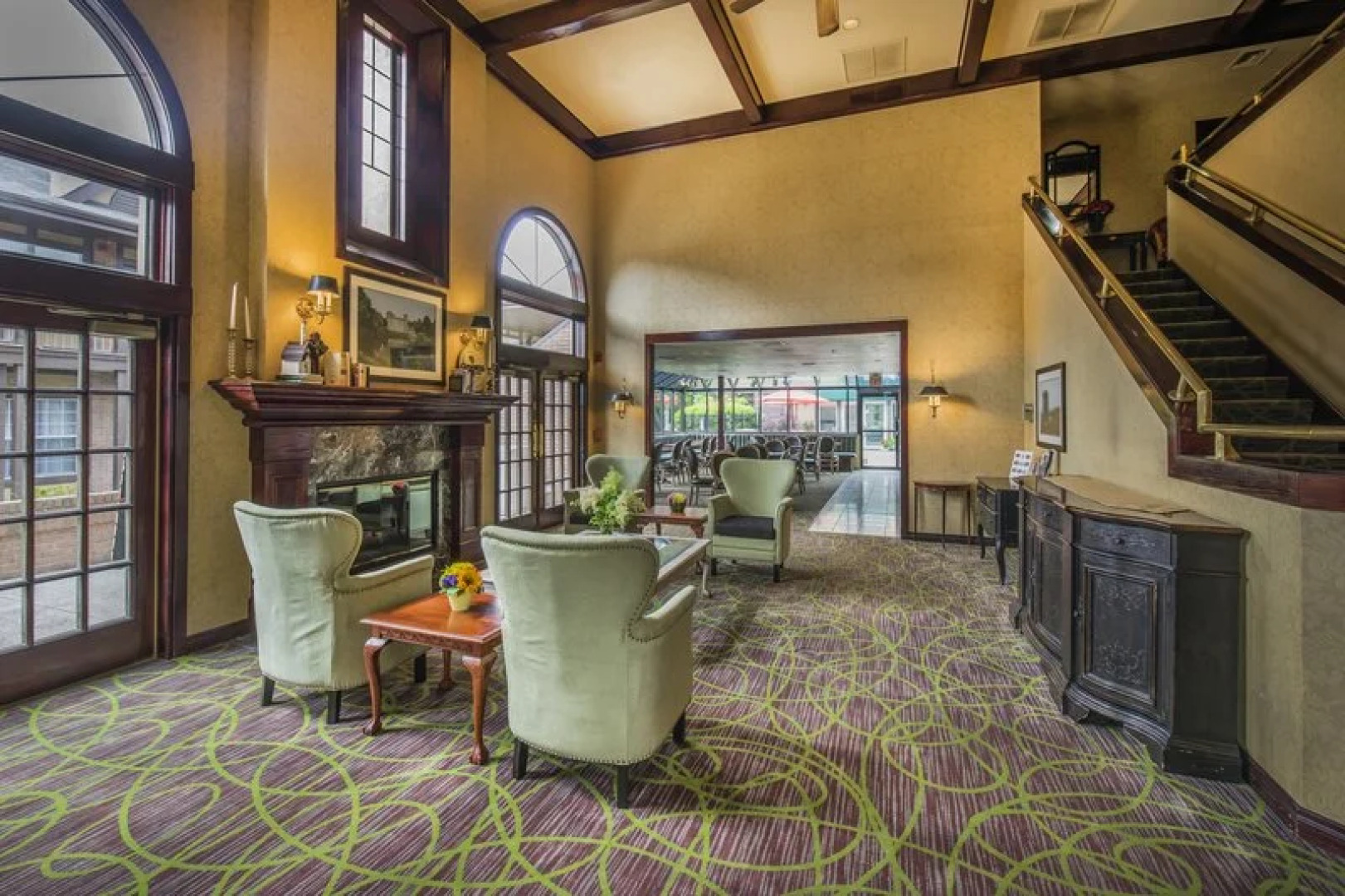 Cloverleaf Residence Suites