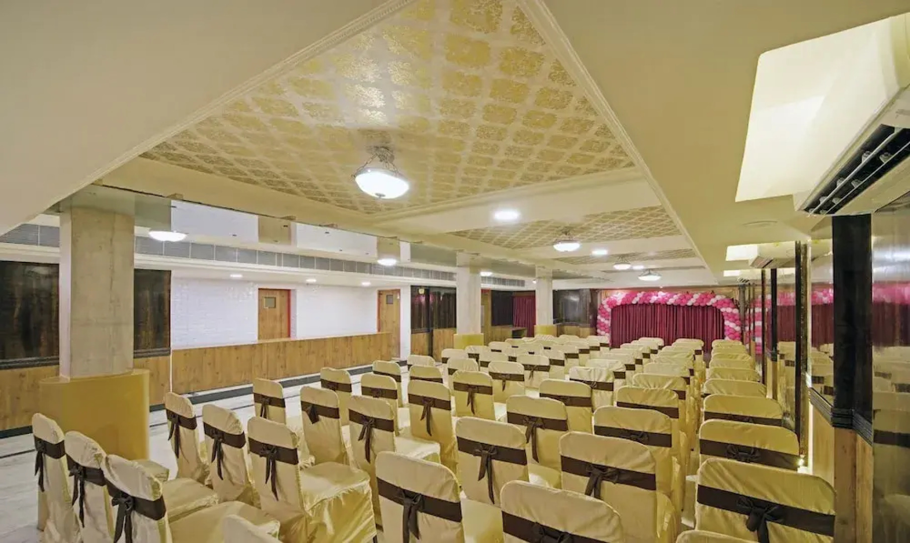 Treebo Trend Lake View Park