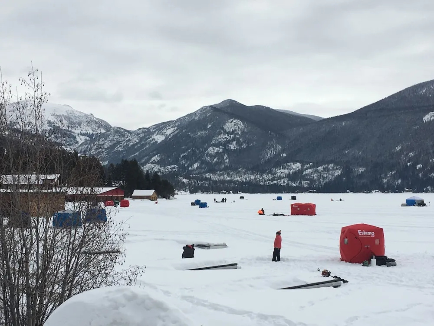 Western Riviera Lakeside Lodging