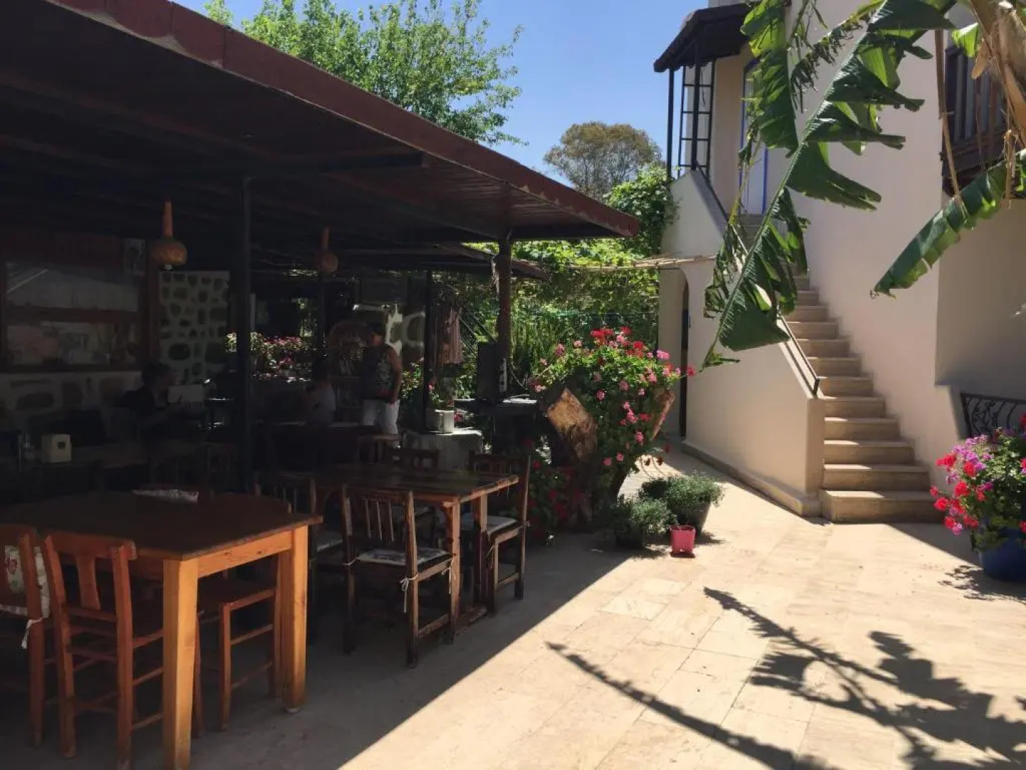 Paradise Garden Apartments