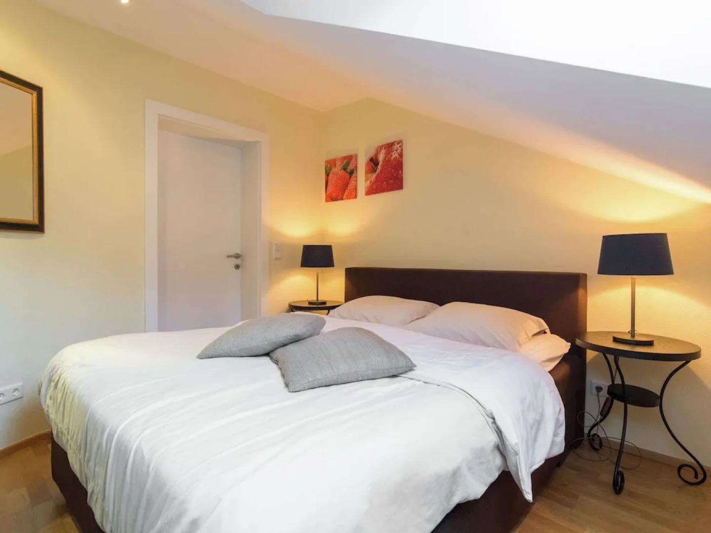 Beautiful Luxury 5 Star Chalet, 17 People With In-house Wellness Centre. A Winner!