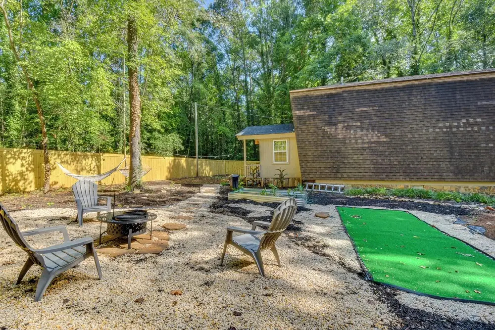 Pet-friendly Lavonia Cabin, Walk to Lake Hartwell!