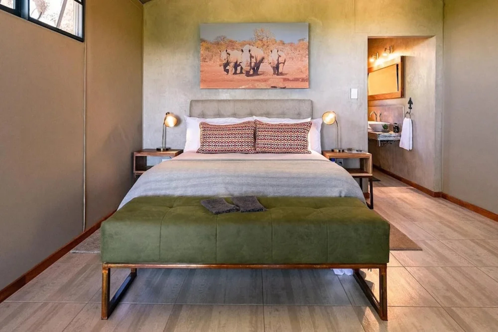 Kifaru Luxury Lodge & Bush Camp