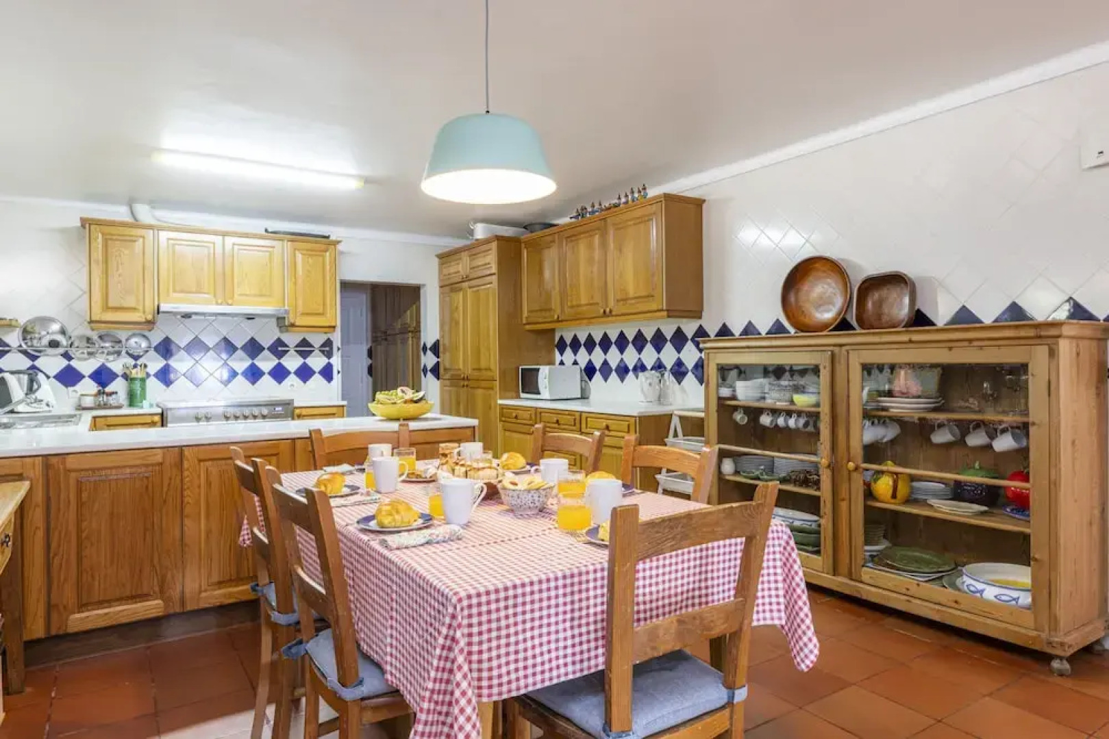 Coastal Charm Chalet by Cadenzalux