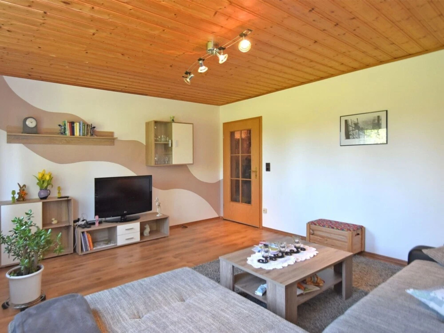 A Holiday Home for 2-4 People Near the Edge of a Wood