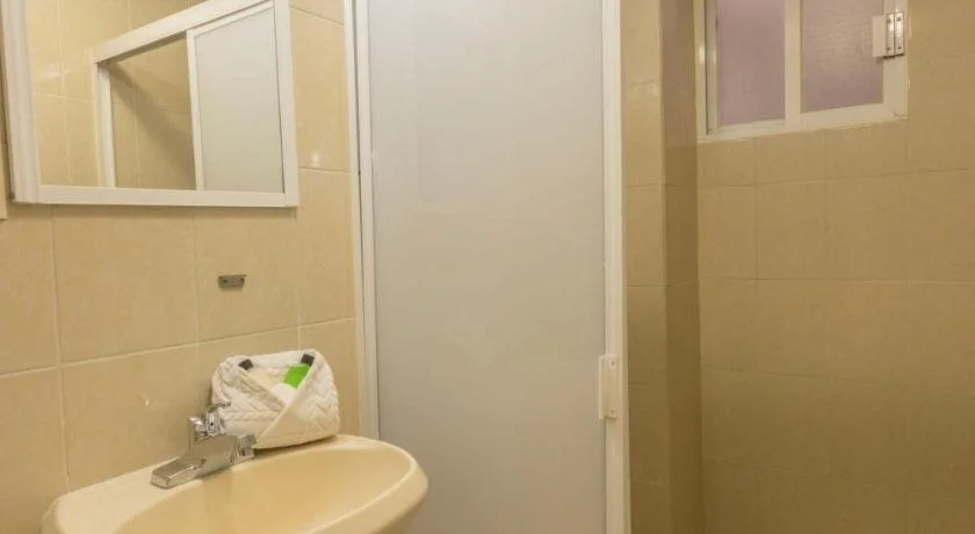 Suites Poliforum Inn