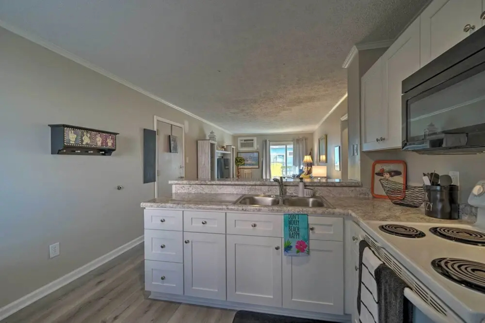 Oceanfront Topsail Beach Retreat - Steps to Shore!