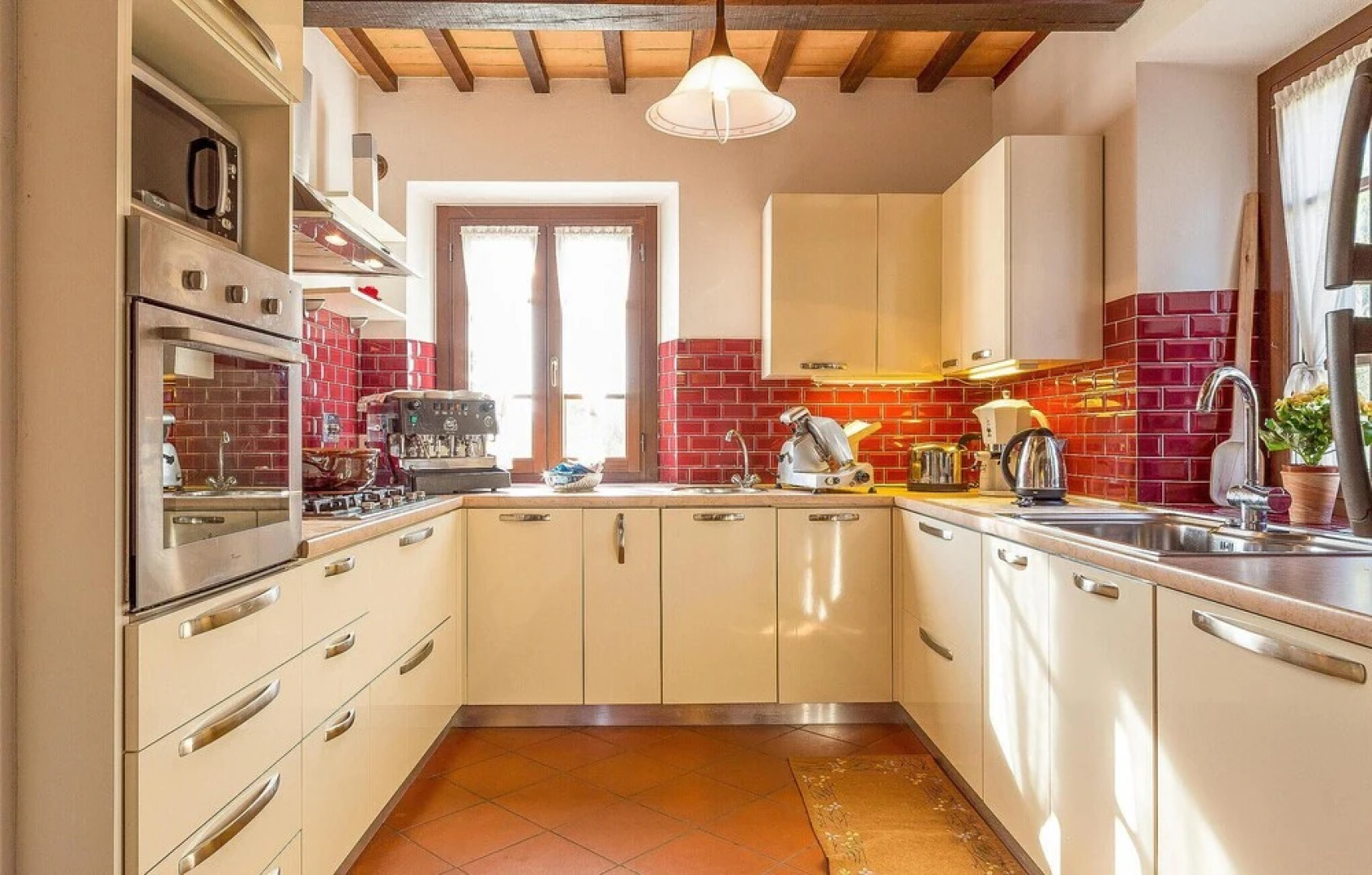 Amazing Home in Chiusi With Wifi, Private Swimming Pool and Outdoor Swimming Pool