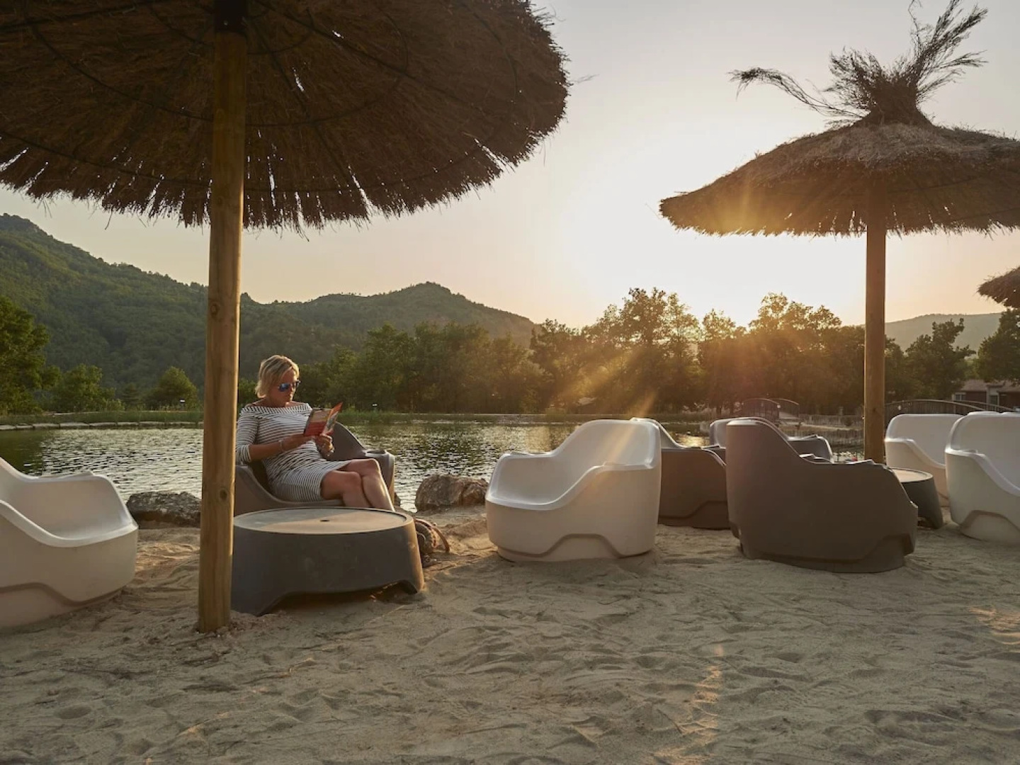 Nice Bungalow With Dishwasher on a Green Domain