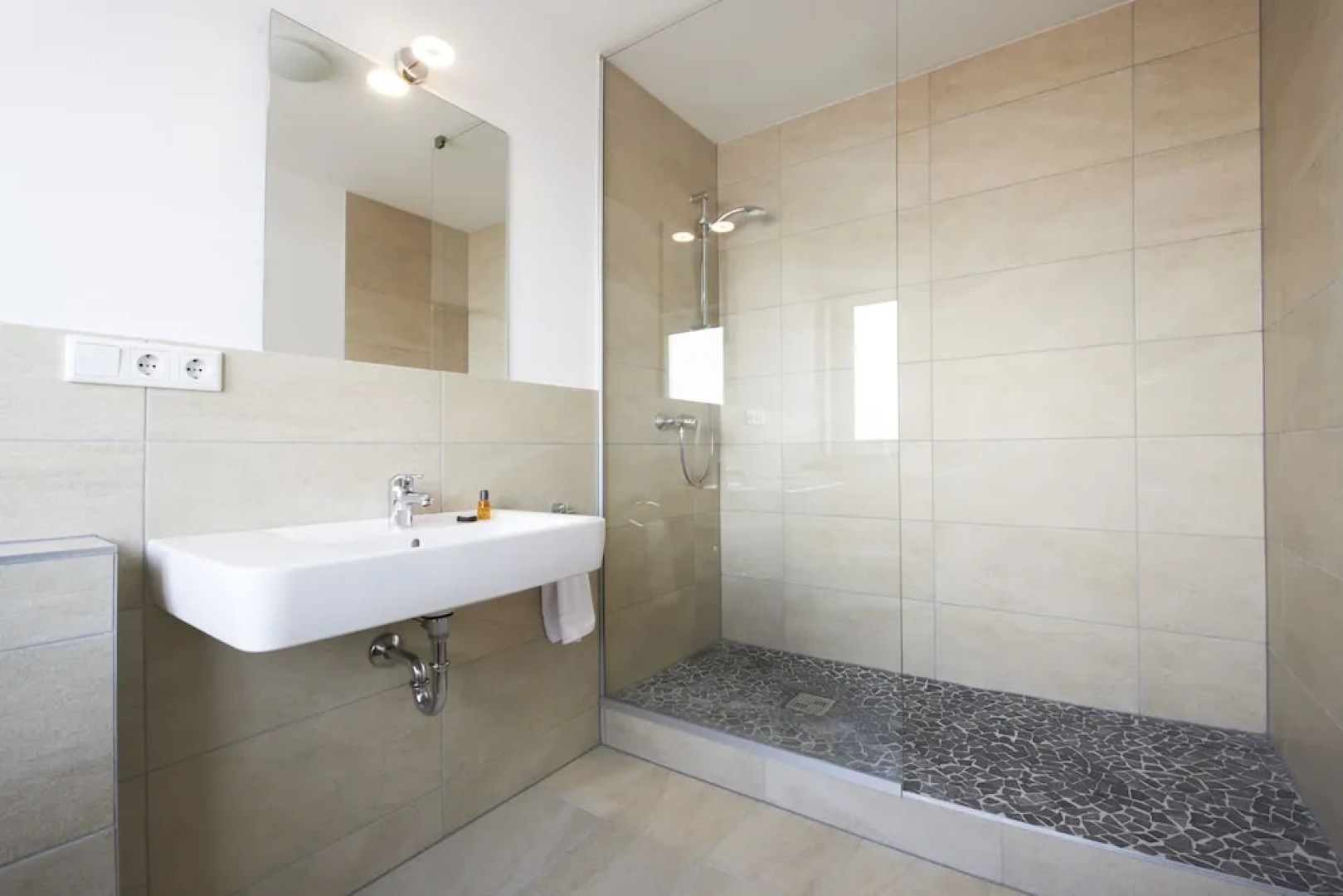 HOTEL NEW IN - Ingolstadt - Gaimersheim