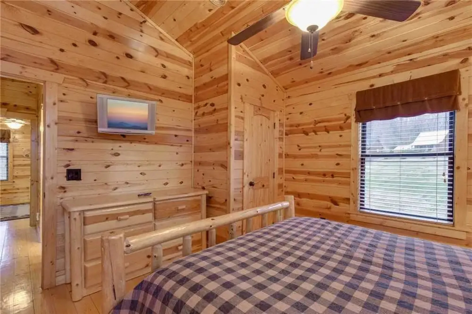 Easy As Pie - Three Bedroom Cabin