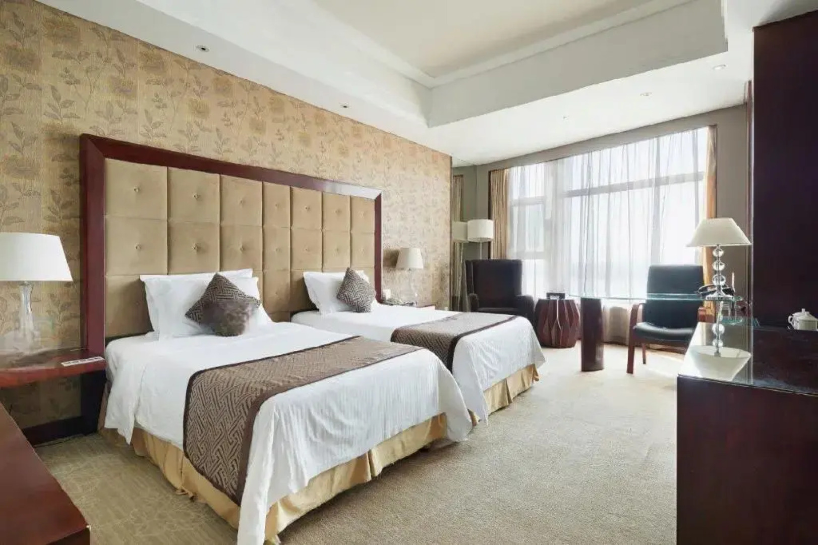 XinHua JianGuo Hotel