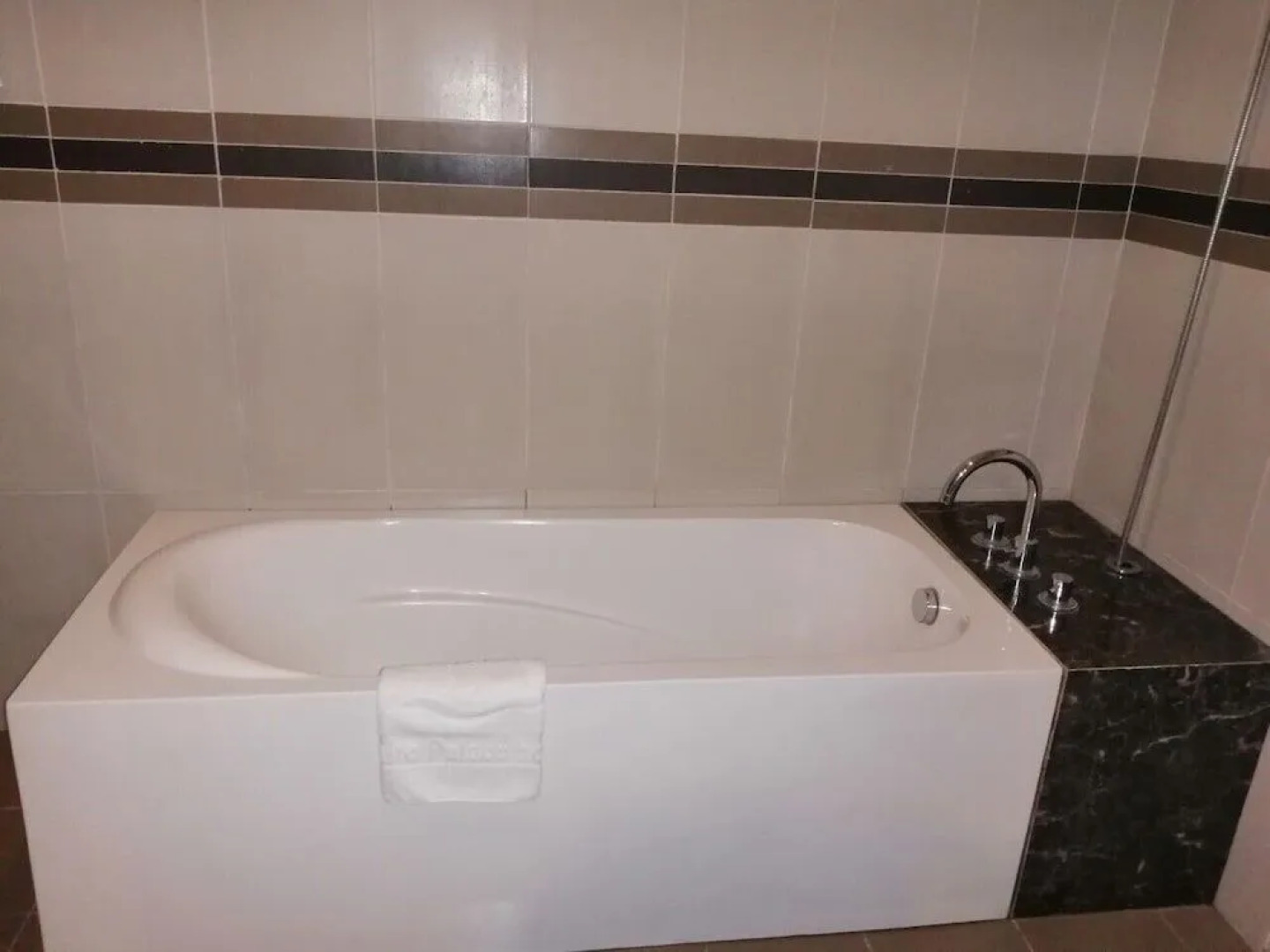 White Palace Thai Binh Hotel 1