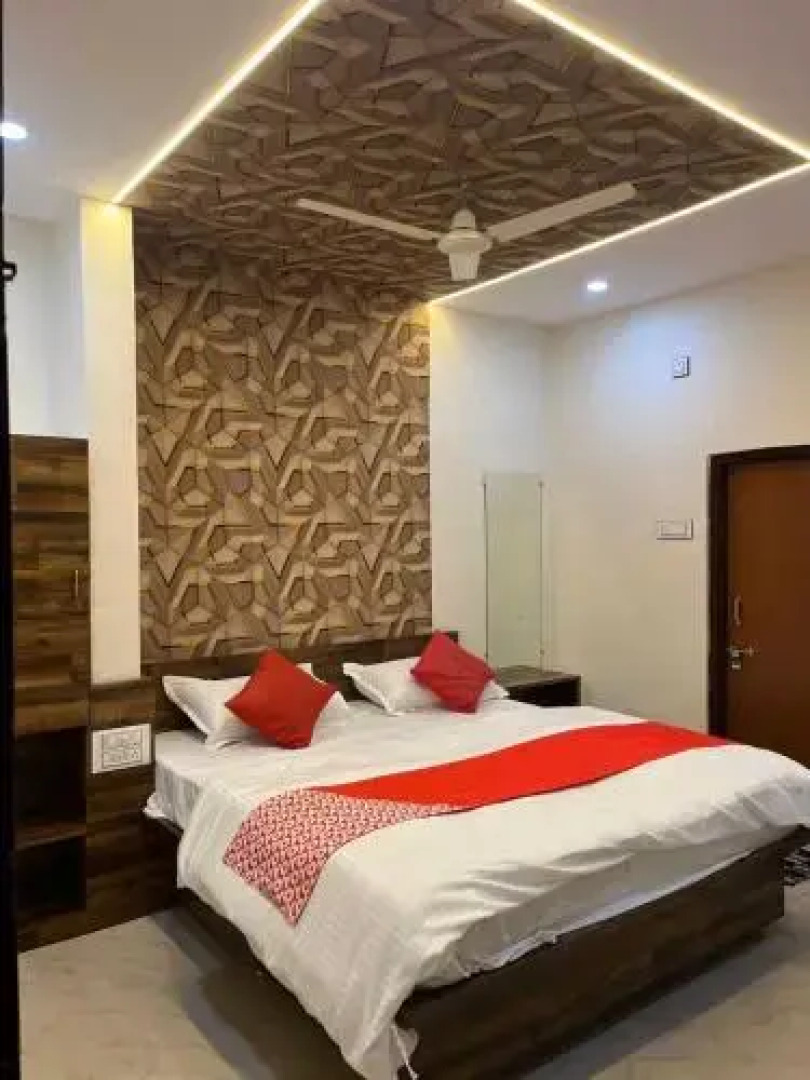 Hotel Pravin Executive by OYO Rooms