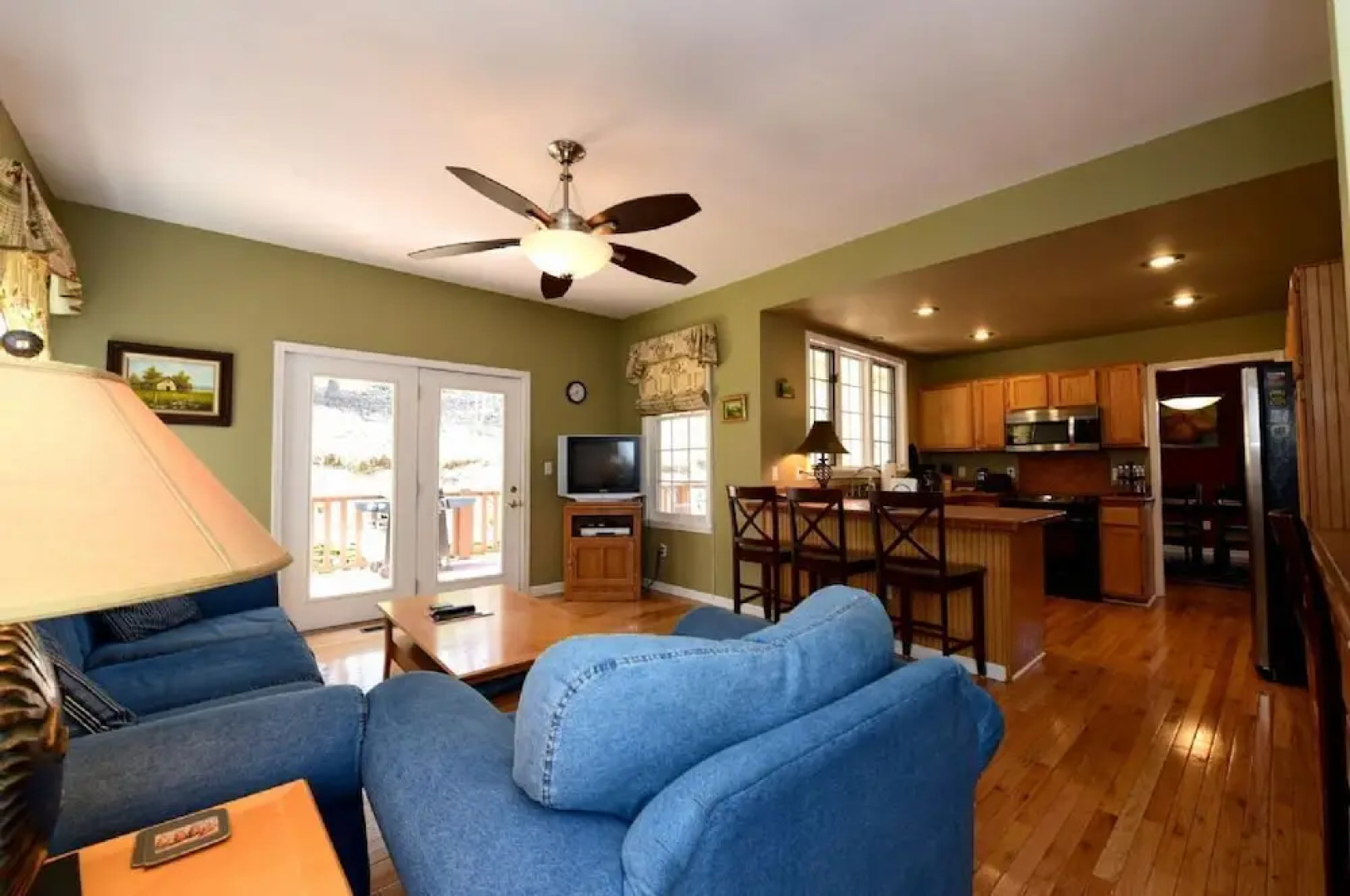 Forest Hill - 3 Br Home