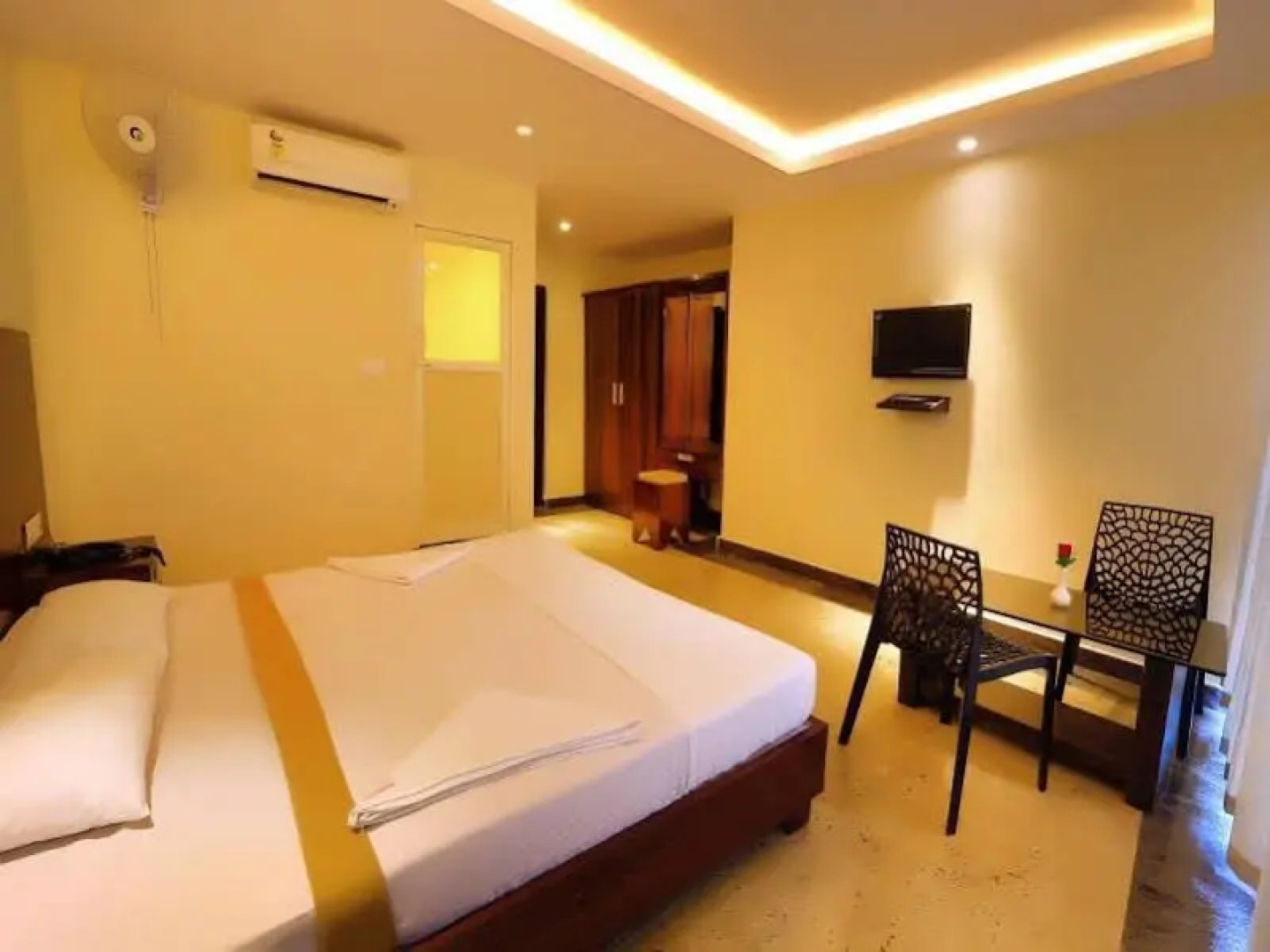 Abs International Hotel