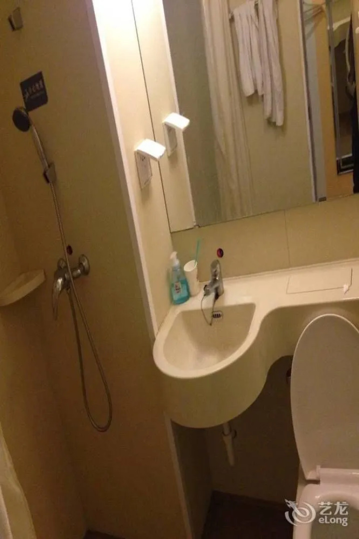 银座佳驿酒店(潍坊四平路泰华城风筝广场店)