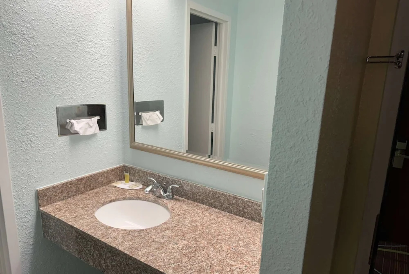 Travelodge Airport Platte City