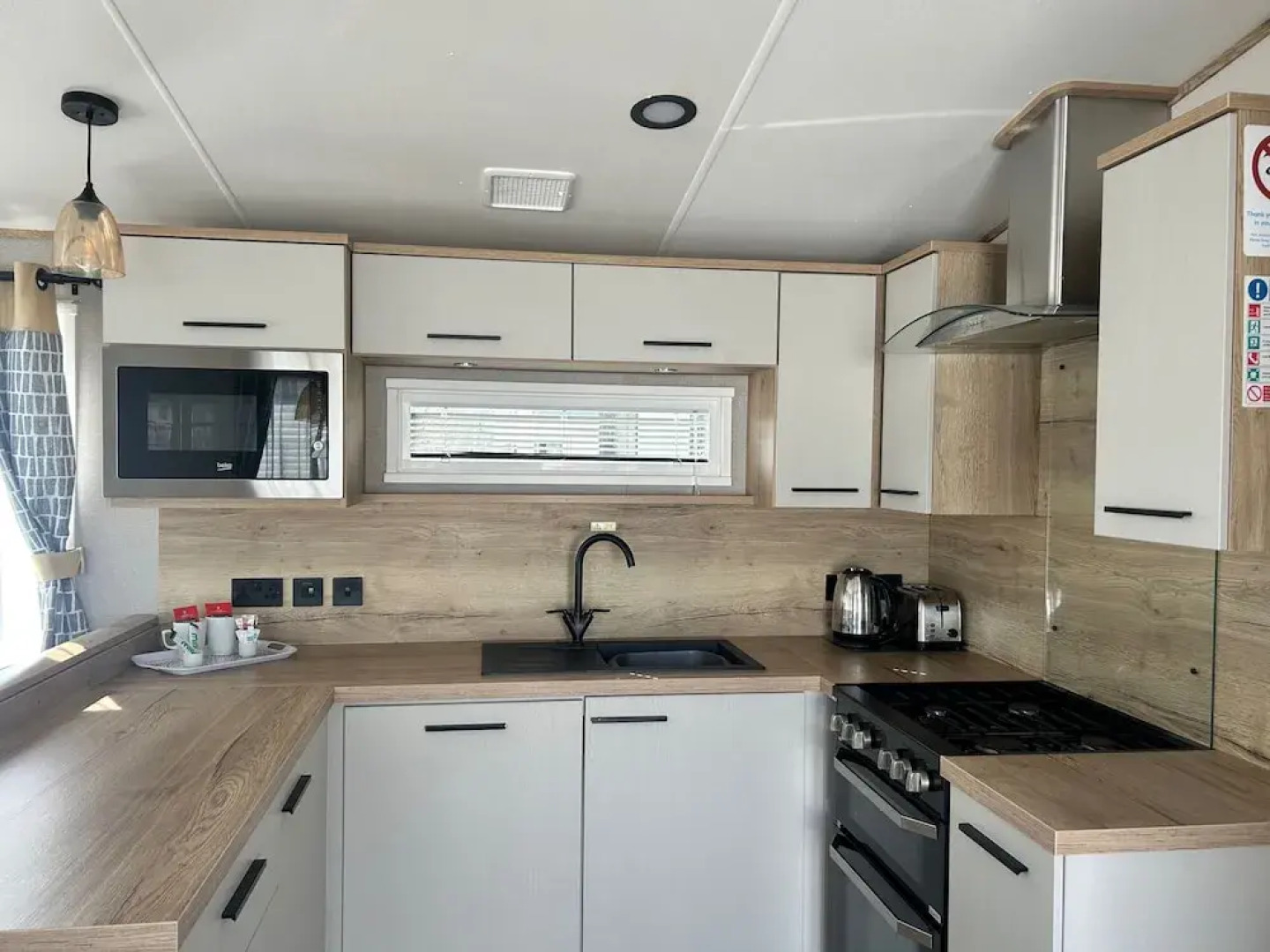 Hafan y Mor Park 3-bed Caravan, Sleeps 8, Pets Ok