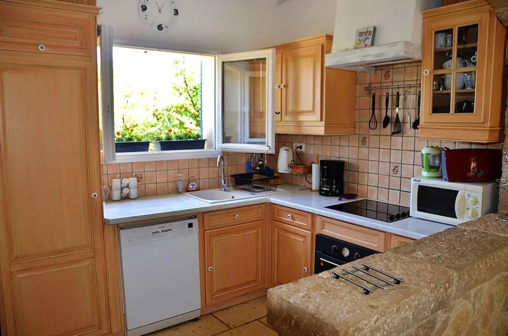 House With 3 Bedrooms in Mons, With Wonderful Mountain View, Shared Pool, Furnished Garden - 30 km From the Beach