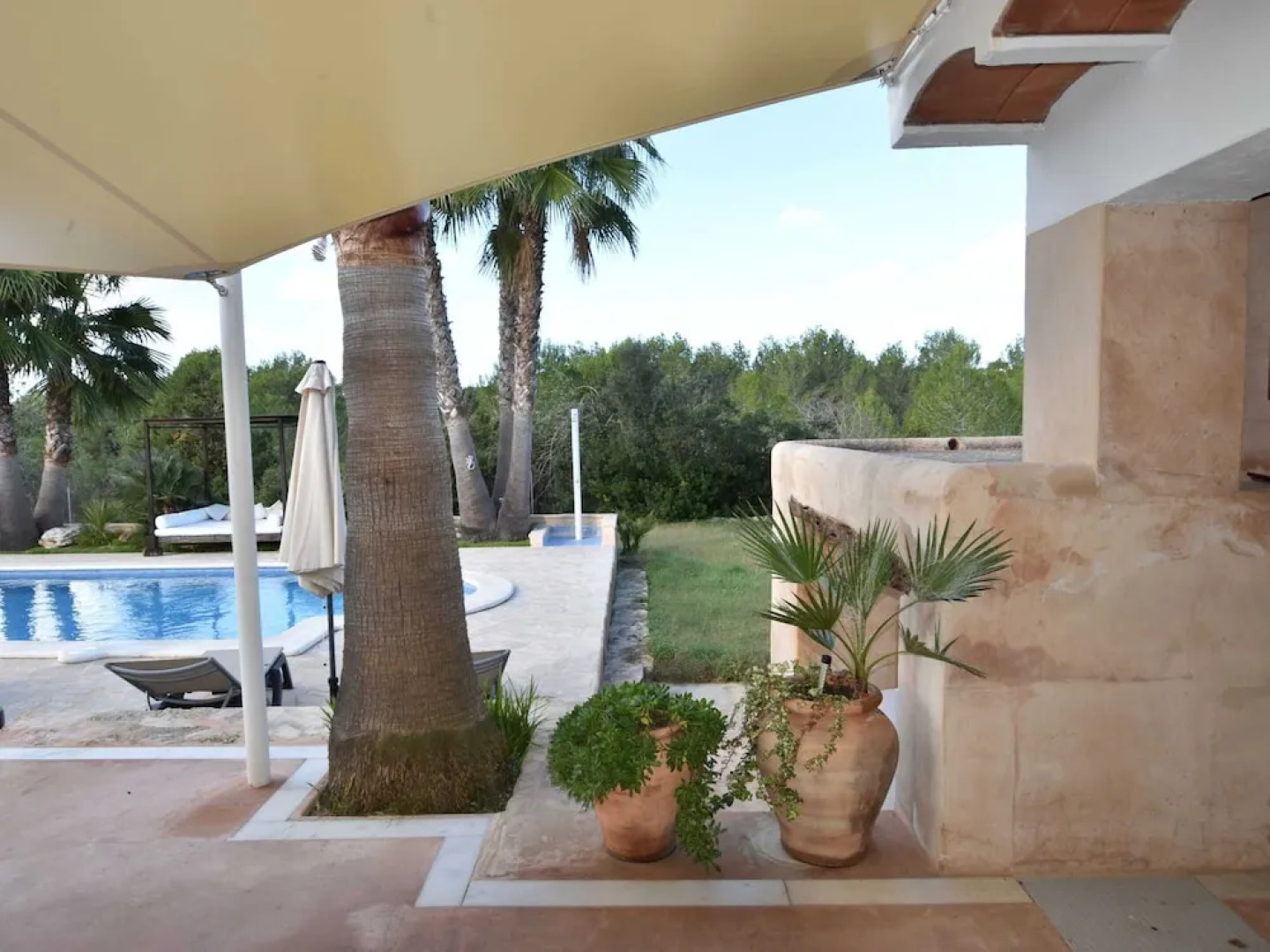 Mansion in San Rafael With Pool & Beach