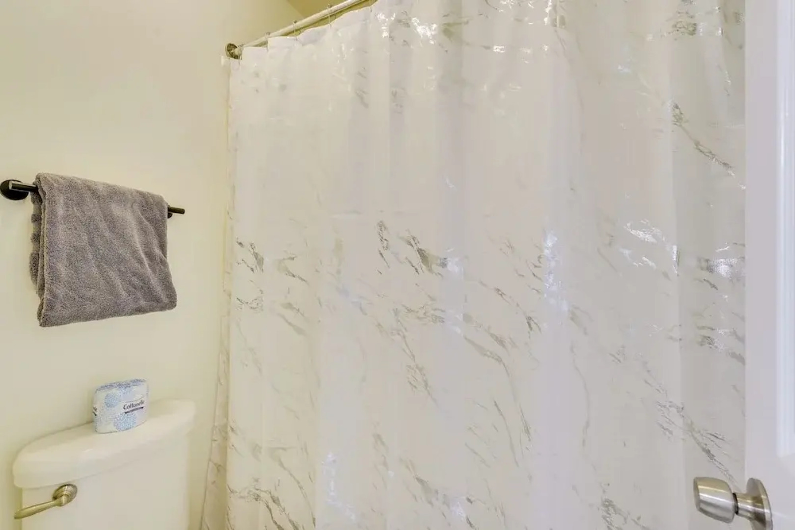 Relaxing Lynn Haven Escape w/ Screened Porch!