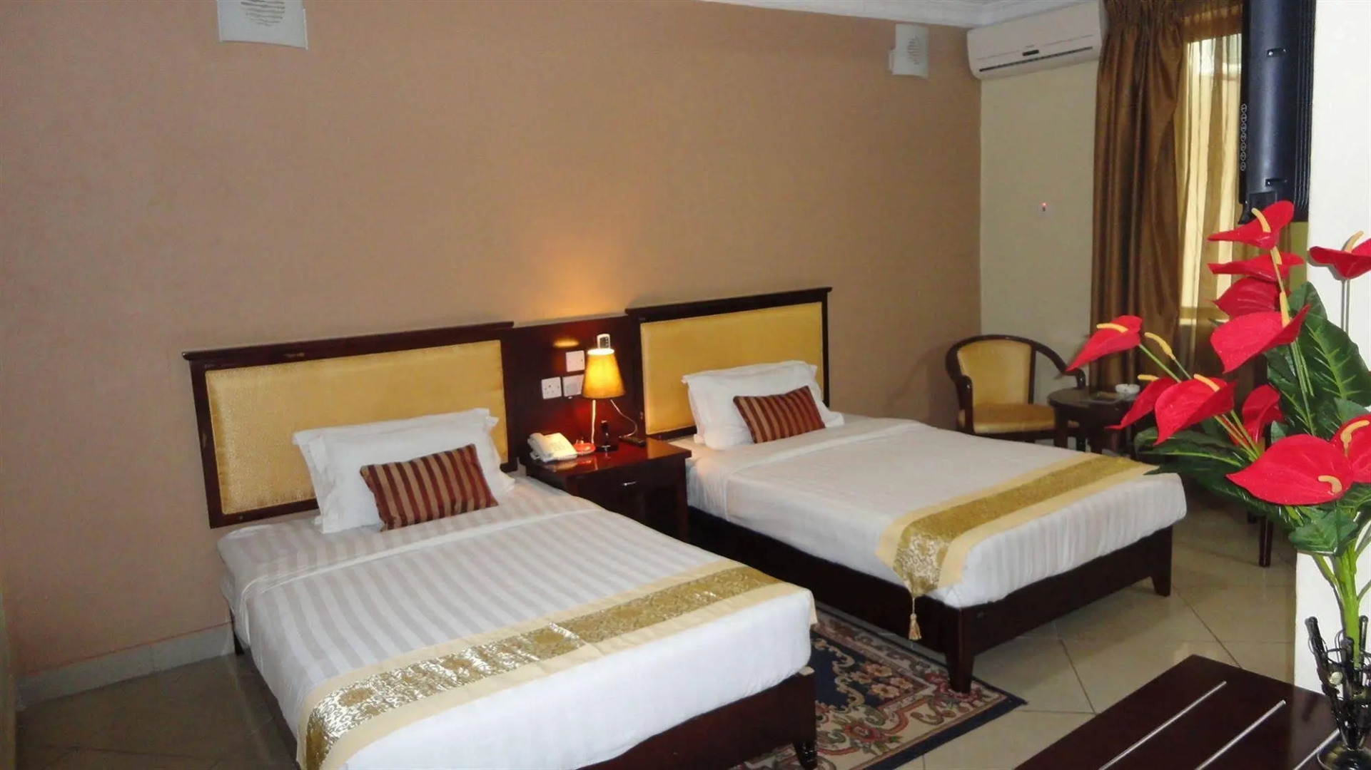 Bridgeview Hotel & Conference Centre