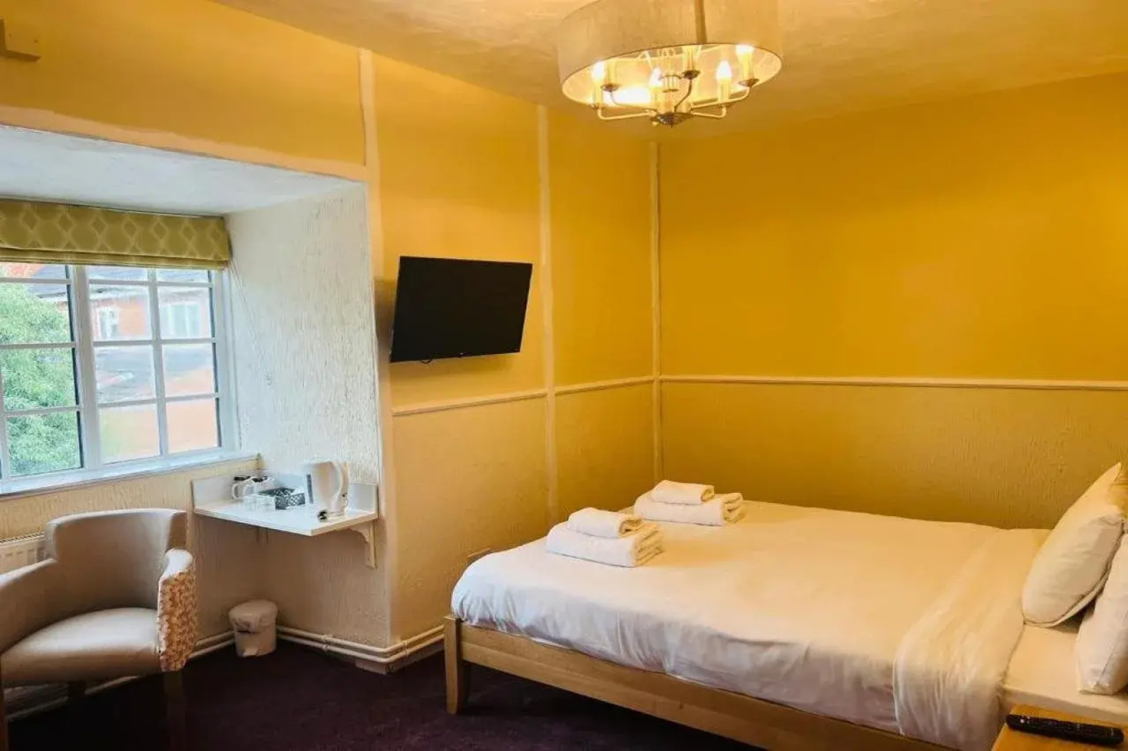 Rothwell House Hotel .