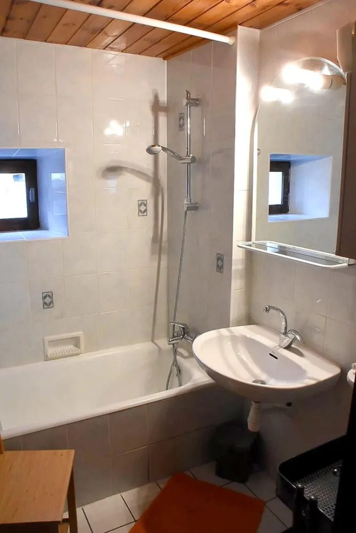 Apartment With one Bedroom in Val-d'isère, With Wonderful Mountain Vie