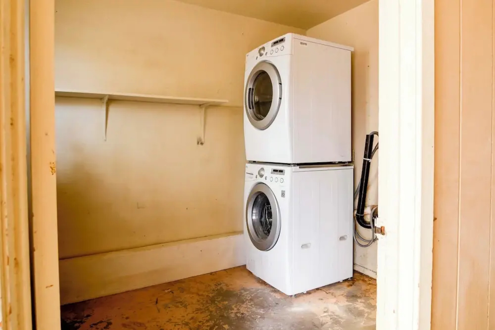 Pet-friendly Cottonwood Home w/ Mountain View!