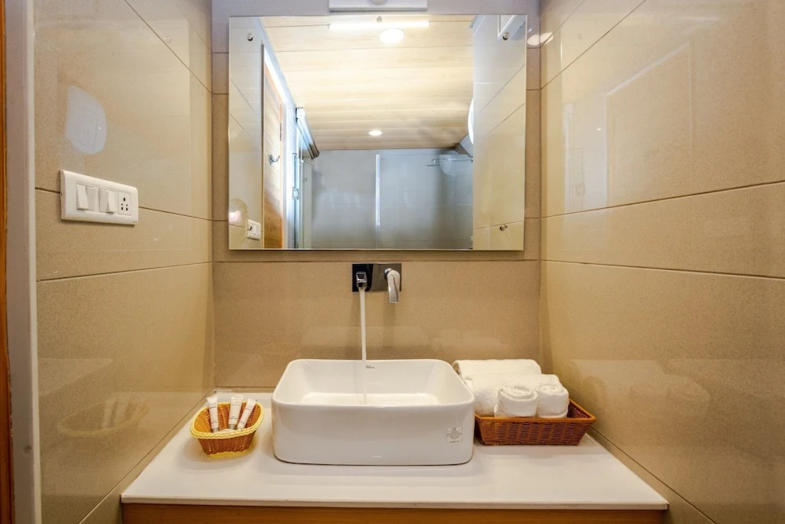 Anand Vardhan Resorts