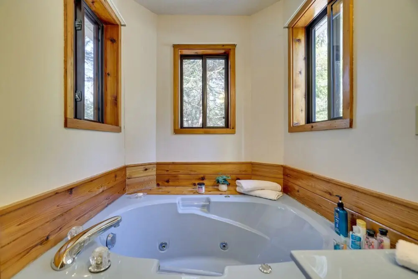 Pocono Summit Vacation Rental w/ Grill & Fire Pits