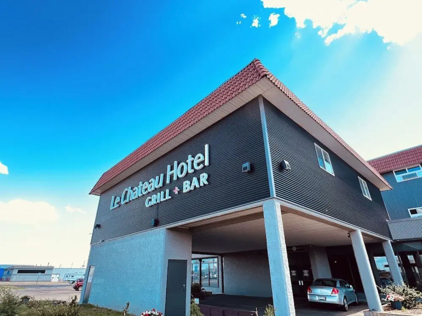 Camrose LeChateau Hotel