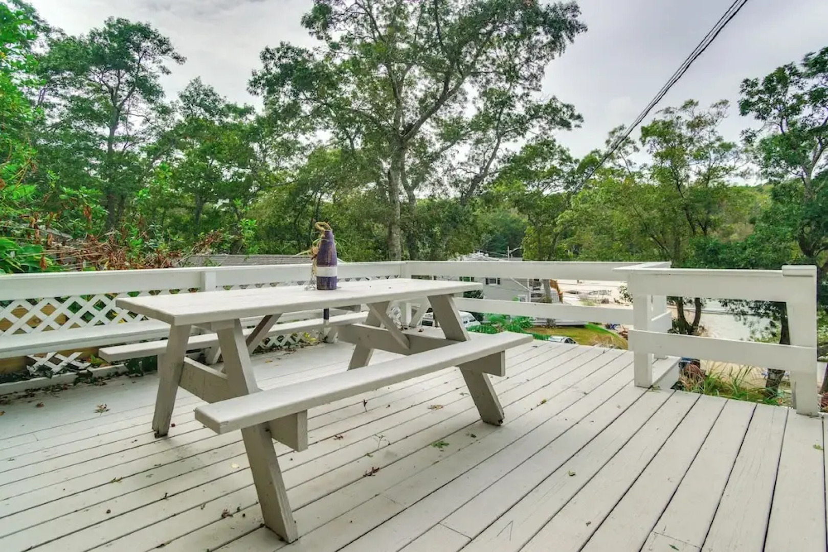 Waterfront Cape Cod Cottage on Peter's Pond