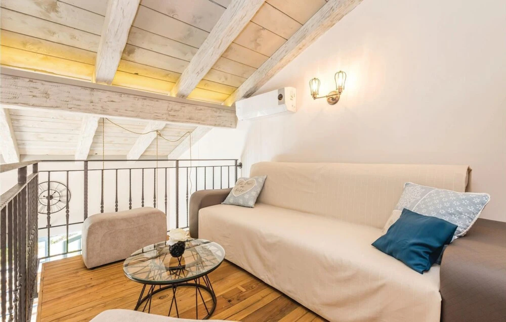 Stunning Home in Jurdani With Wifi and 2 Bedrooms