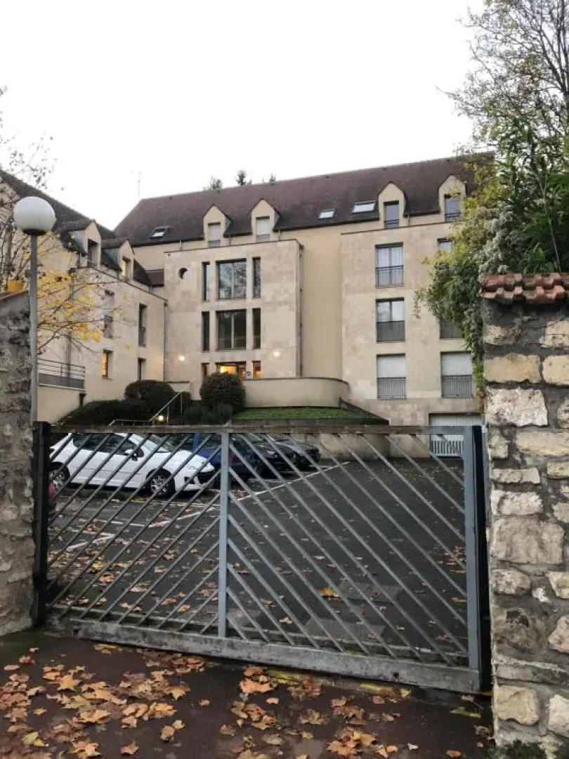 Studio Port Marly wifi et Parking