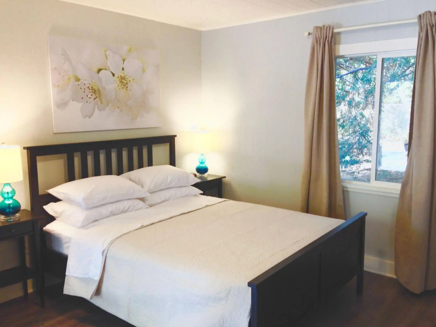 The Pines Inn and Cottages