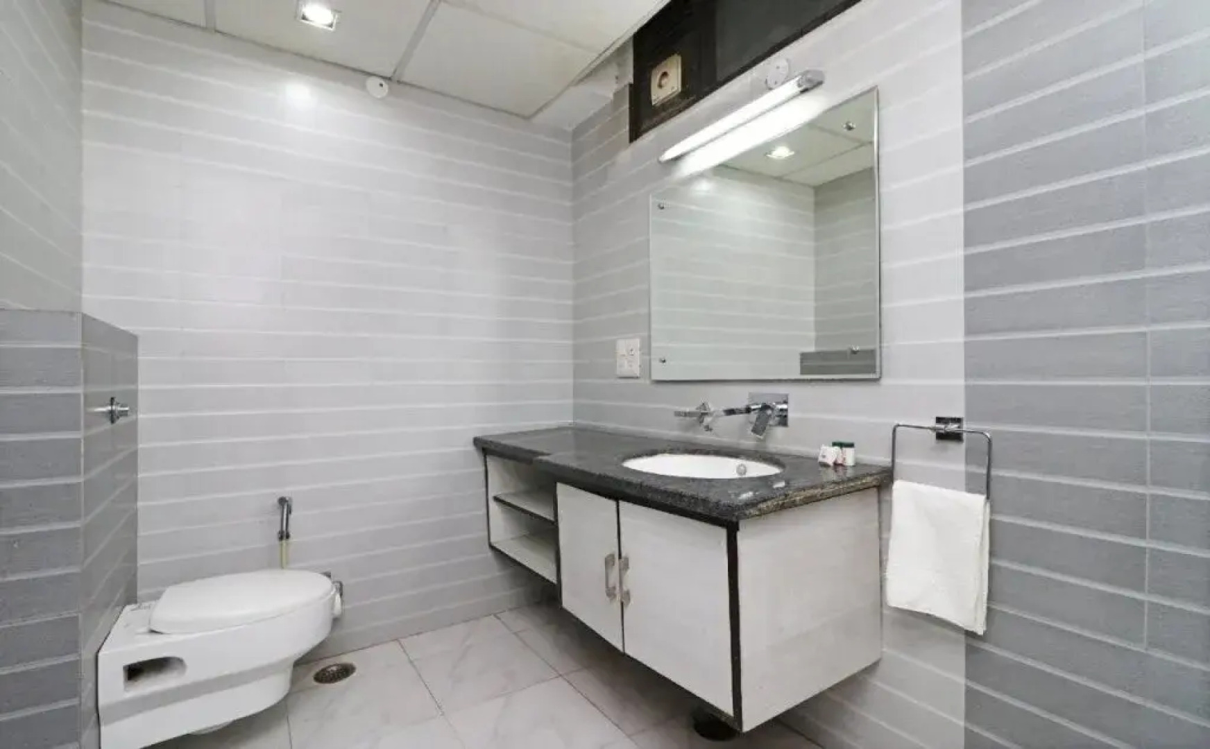 OYO 11629 Hotel Sunshine Inn