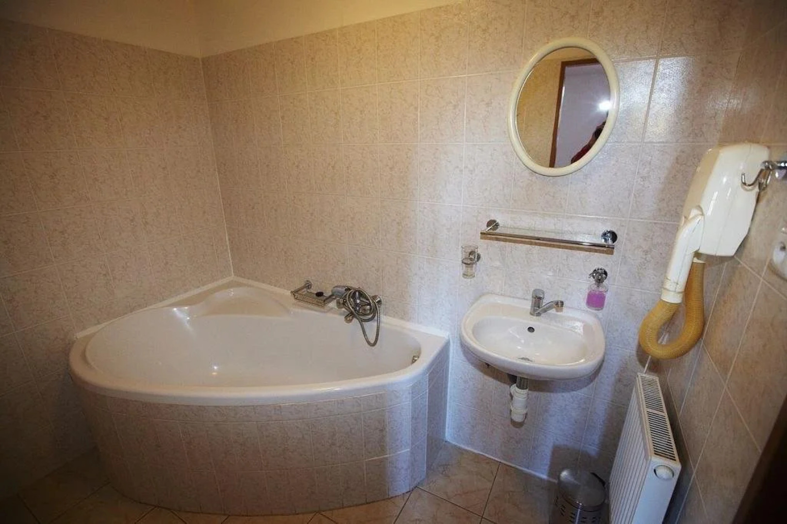 Restaurace-penzion Staropacká Sokolovna