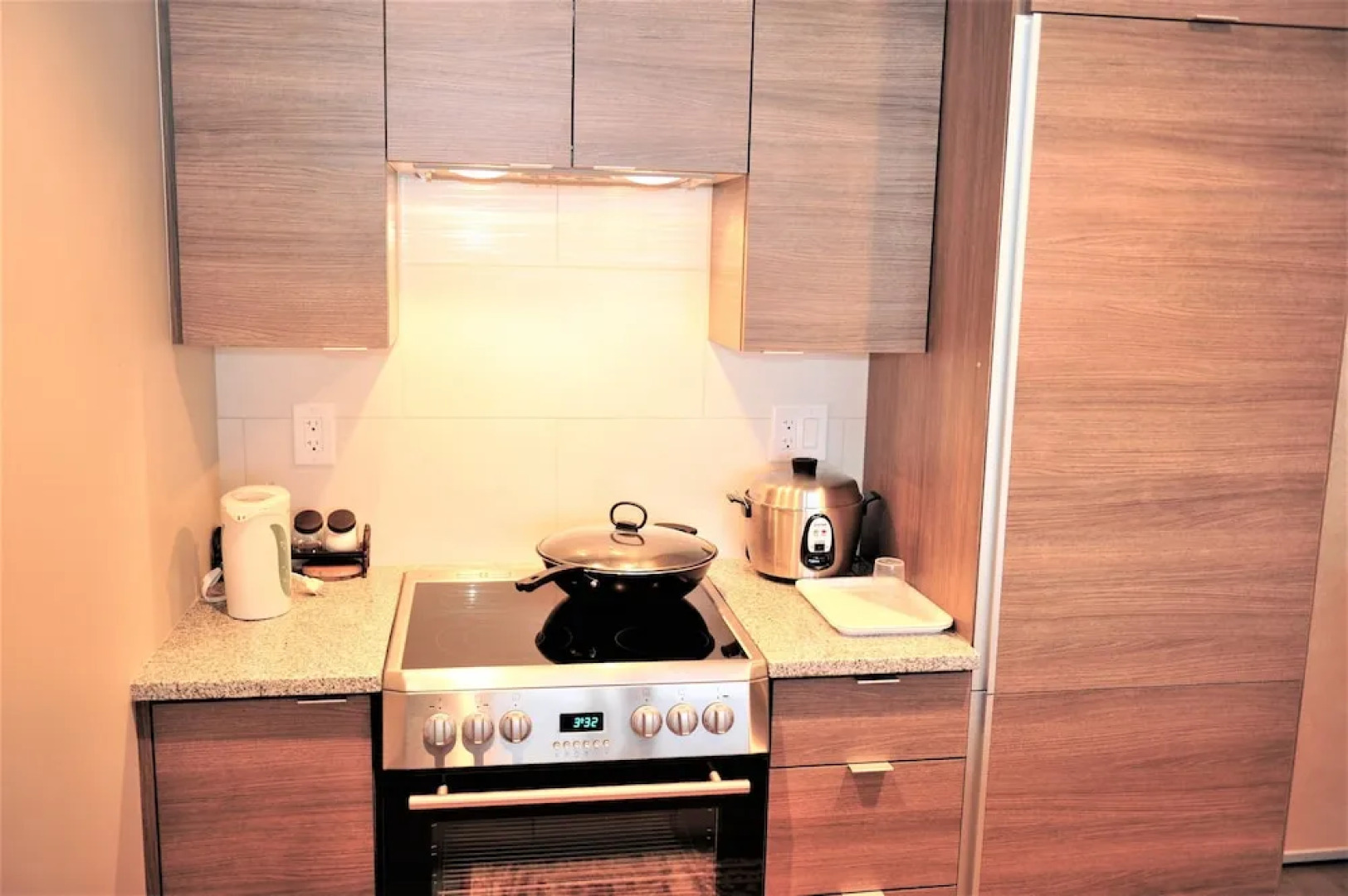 Brand New 1bdr 1den Condo in Vancouver