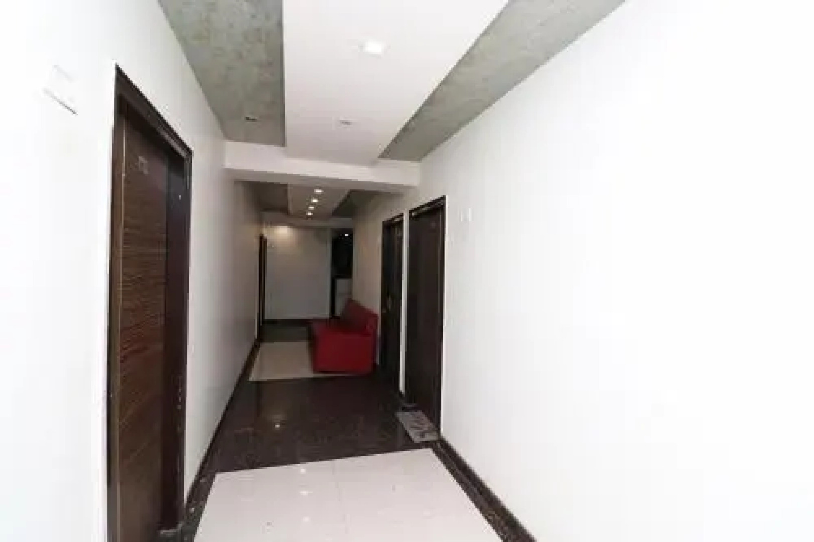 OYO Premium Swaroop Nagar